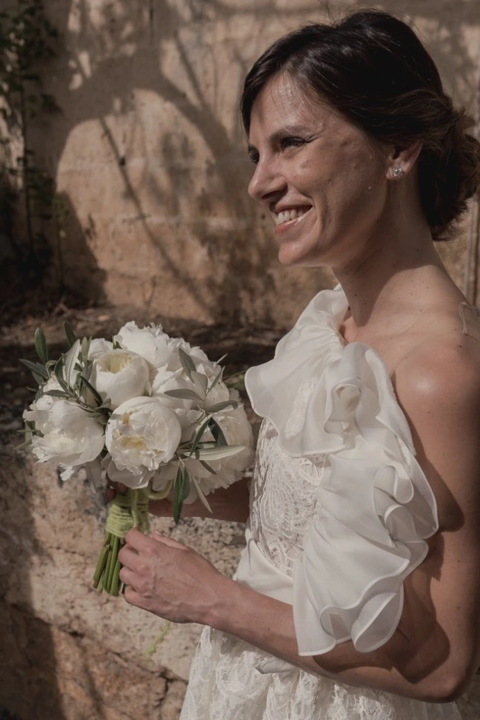 sposa con bouquet 