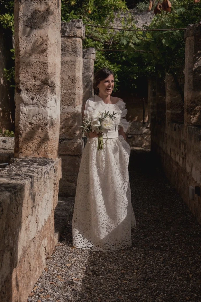 sposa in abito nuziale