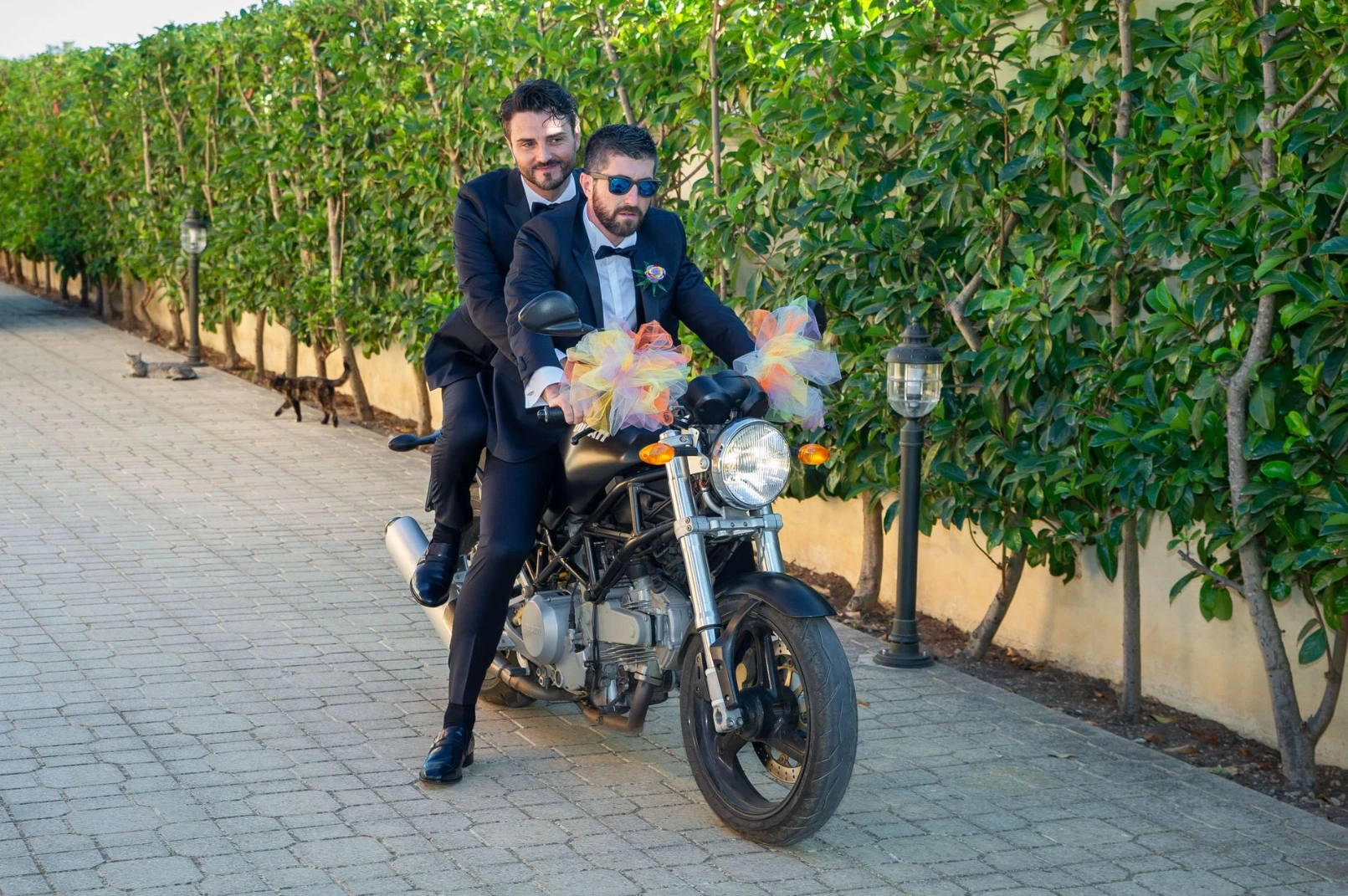 in moto al matrimonio