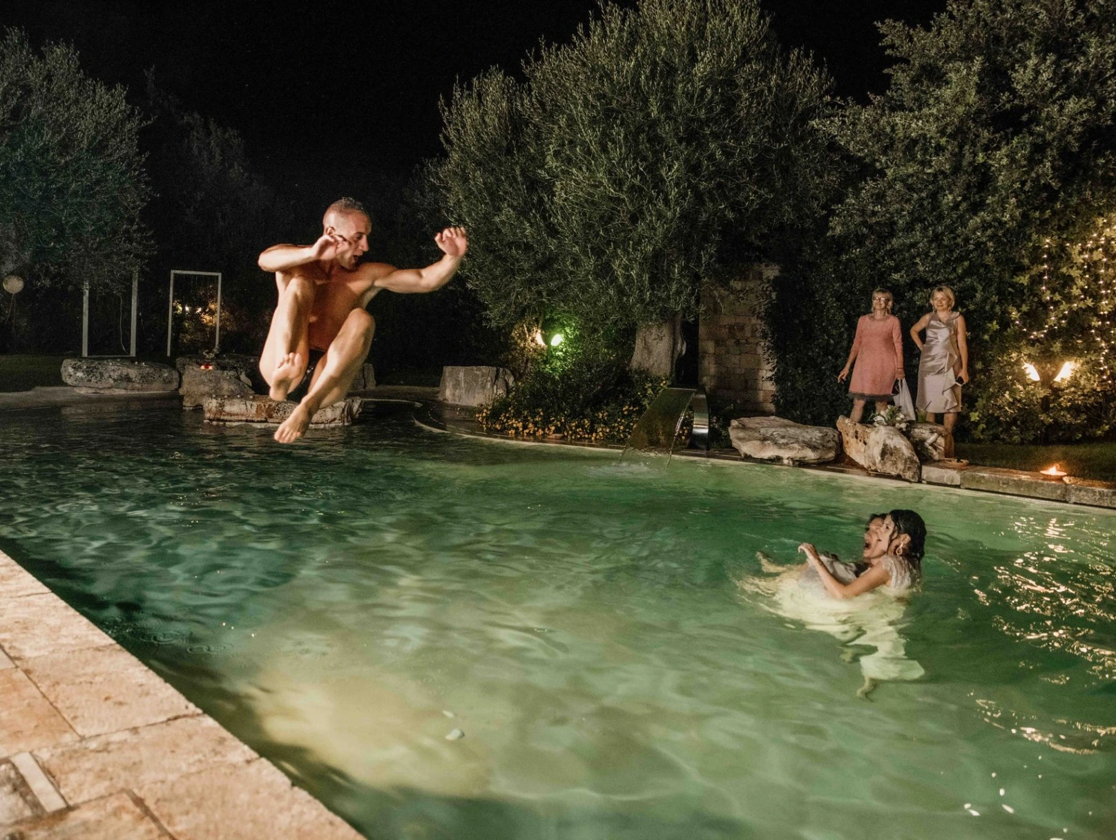 matrimonio in piscina